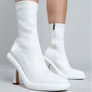 AZALEA WANG TARROW STILETTO BOOTIES